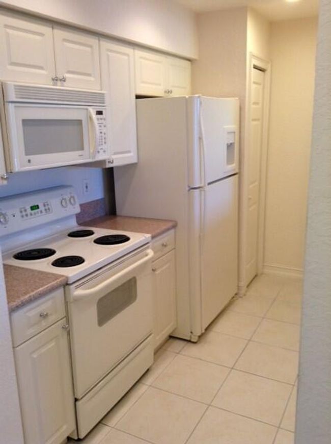 APT-205 - 4520 Pga Blvd, Condo with 2 bedrooms, 2 bathrooms and null parking in Palm Beach Gardens FL | Image 13