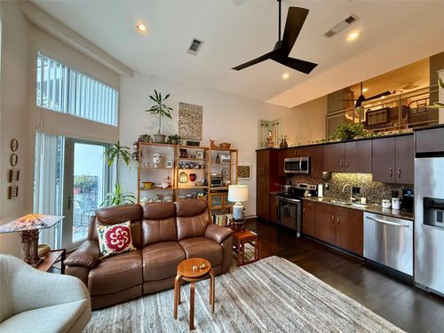 315-3311 Yupon St, Houston, TX, 77006-3837 | Card Image