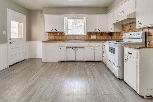 8712 Ne 25th St, Spencer, OK, 73084-3823 | Card Image