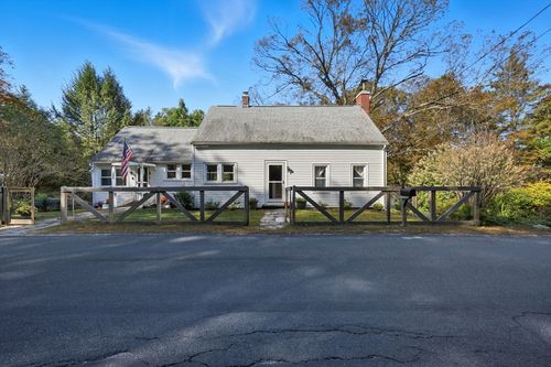 376 Northwest Rd, Westhampton, MA, 01027-9539 | Card Image