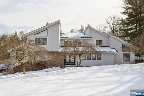 13 Lawrence Way, Cedar Grove, NJ, 07009-1334 | Card Image