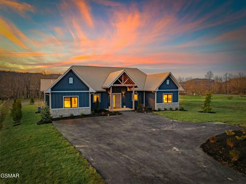 3310 Cove Meadows Dr, Sevierville, TN, 37862-2422 | Card Image