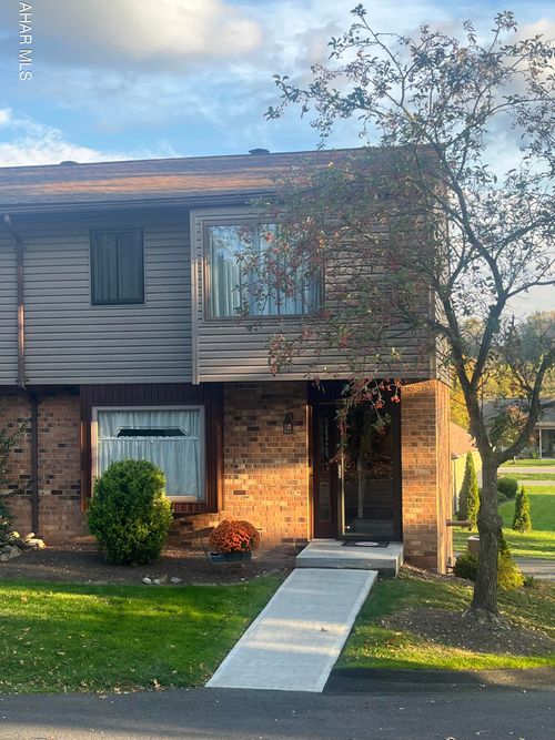 1110 Fairway Townhouse Ln, Hollidaysburg, PA, 16648-3700 | Card Image