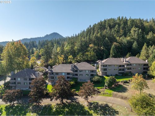 83 Rockridge Dr, Eugene, OR, 97405-3500 | Card Image