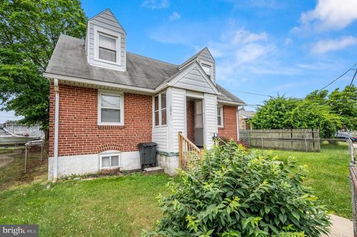 121 N Governor Printz Blvd, ESSINGTON, PA, 19029-1752 | Card Image