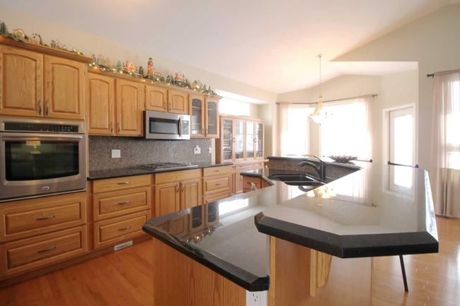 2 - 173 Austin Drive, Home with 3 bedrooms, 2 bathrooms and 4 parking in Red Deer AB | Image 5