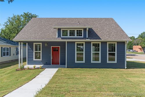 101 E 11th St S, Claremore, OK, 74017-8816 | Card Image