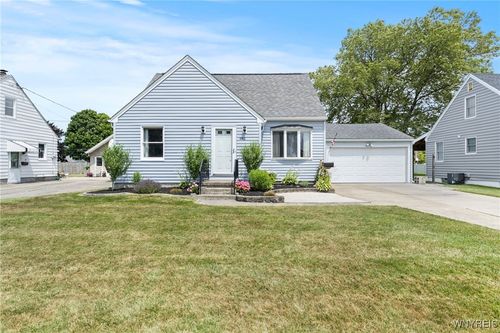982 Pioneer Dr, North Tonawanda, NY, 14120-2926 | Card Image