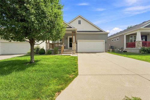 5917 Sapphire Cir, Johnston, IA, 50131-2057 | Card Image