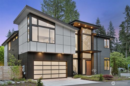13220 Ne 70th St, Redmond, WA, 98052-9433 | Card Image