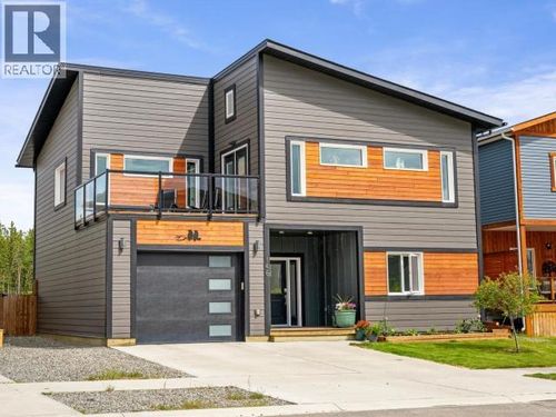 146 Sybil Cir, Whitehorse, YT, Y1A0R6 | Card Image