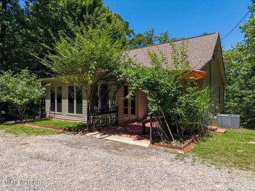 1042 Old Oliver Rd, Walland, TN, 37886-2339 | Card Image
