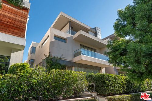 5912 Village Dr, Playa Vista, CA, 90094-3019 | Card Image