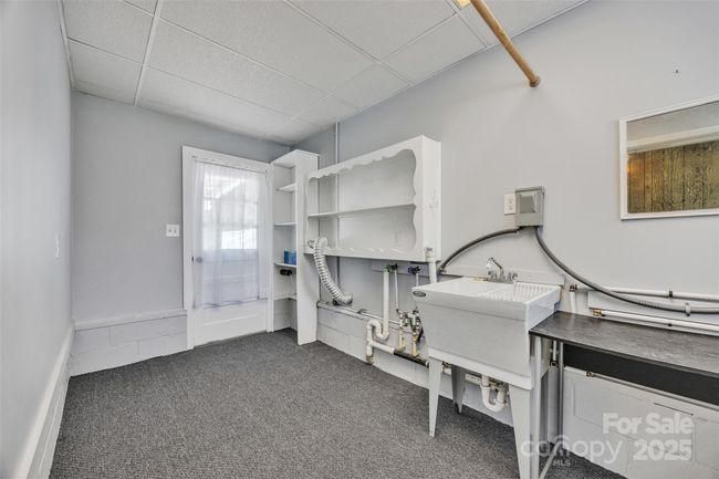 Laundry Room | Image 33