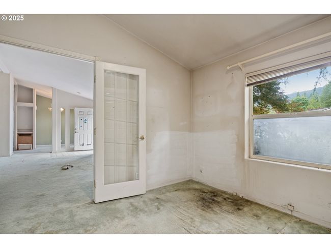 25482 E Cedar Glen Loop, House other with 3 bedrooms, 2 bathrooms and 2 parking in Welches OR | Image 5