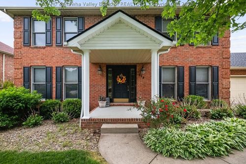 112 Willowood Cir, Hurricane, WV, 25526-9272 | Card Image