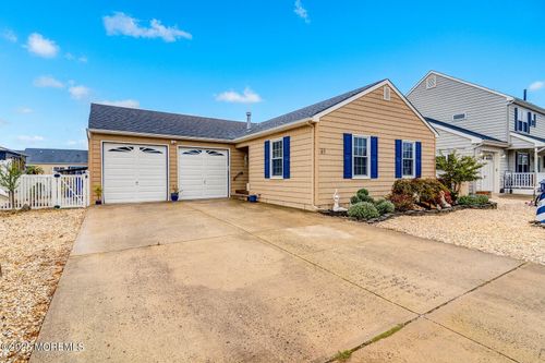 61 Yardarm Ct, Bayville, NJ, 08721-1413 | Card Image