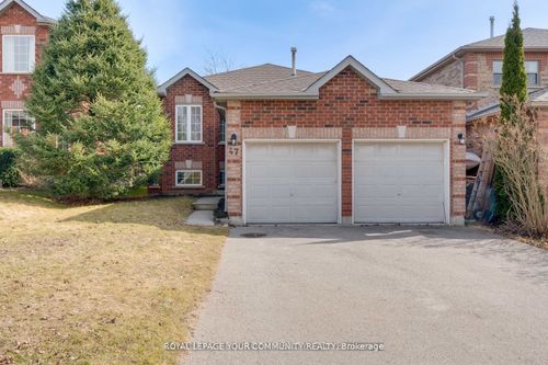 47 Holly Meadow Rd, Barrie, ON, L4N0E2 | Card Image