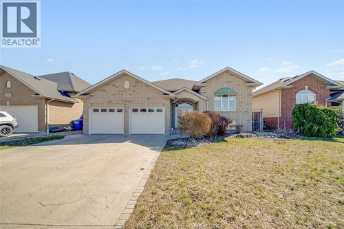 1596 Morningstar Ave, Windsor, ON, N8P1P9 | Card Image