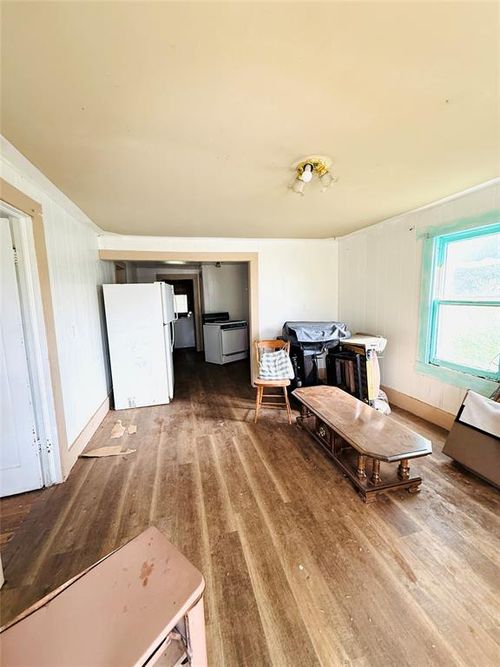 321 W 2nd St, Eakly, OK, 73033 | Card Image