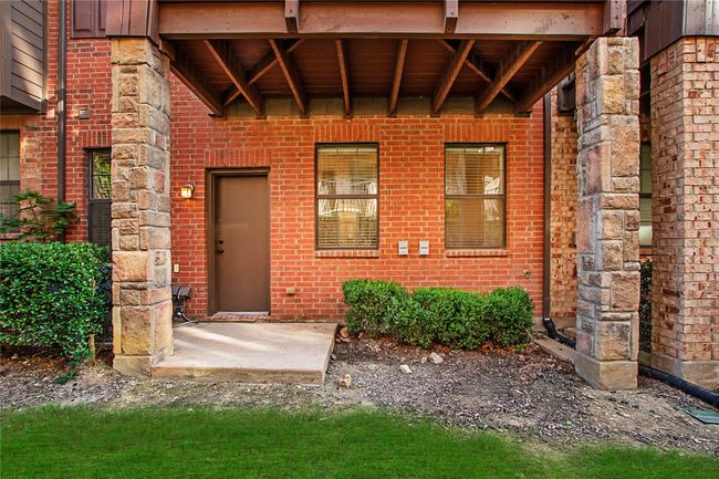 1511 Biltmore Ln, Townhouse with 3 bedrooms, 4 bathrooms and null parking in Irving TX | Image 26