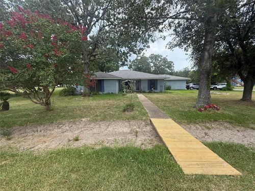 15 Meadow Lake Dr, Trinity, TX, 75862-8921 | Card Image