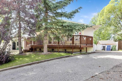 7 Benchlands Place, Cochrane, AB, T4C1B8 | Card Image