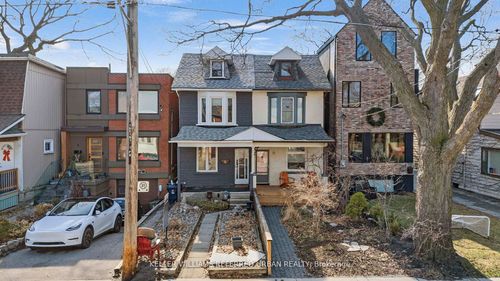 8 Woodlee Rd, Toronto, ON, M4E2R1 | Card Image