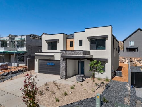 255-1923 S Cyclone Dr, Washington, UT, 84780-3773 | Card Image