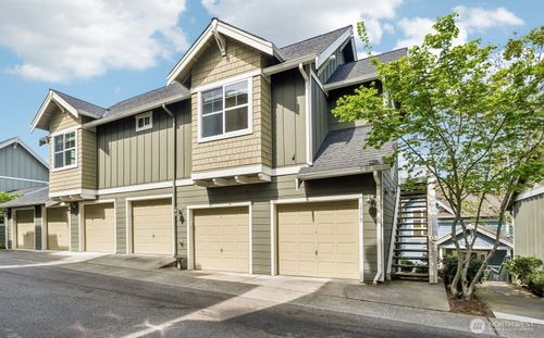 1775 27th Ln Ne, Issaquah, WA, 98029-3653 | Card Image