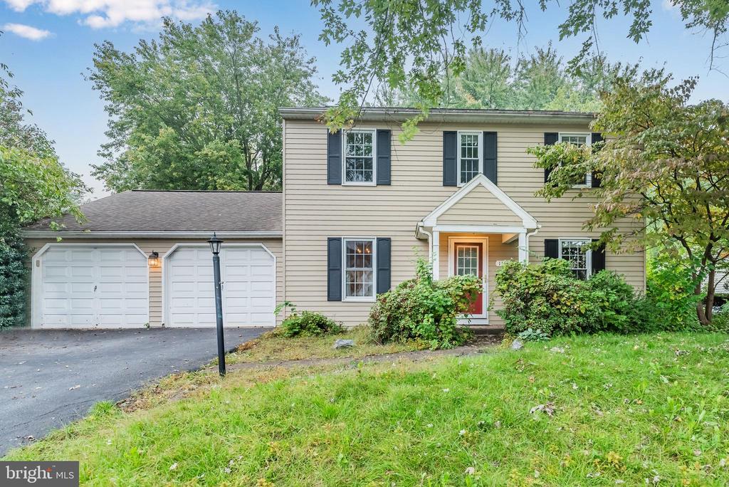 Granada Ln, Mechanicsburg, PA 17055