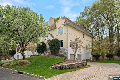 161 Winding Crk, Old Tappan, NJ, 07675-7330 | Card Image