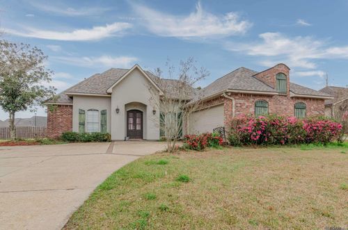 7053 Pelican Crossing Dr, Gonzales, LA, 70737-8532 | Card Image