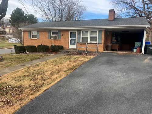 84 Hudson Ave, STAUNTON, VA, 24401-1601 | Card Image