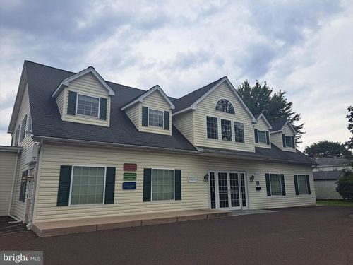 ste-700-1534 W Broad St, Quakertown, PA, 18951-1050 | Card Image