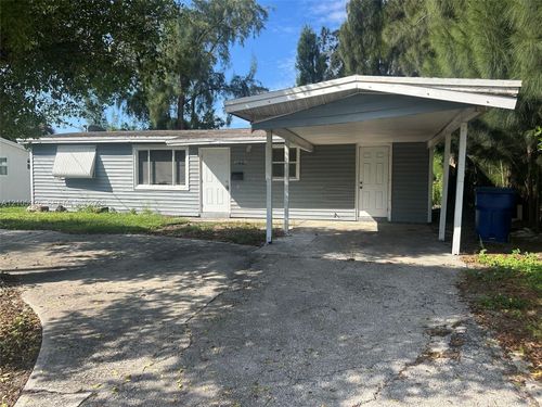 1601 Avenue H W, Riviera Beach, FL, 33404-4307 | Card Image