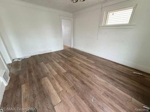 5444 Hartwell St, Dearborn, MI, 48126-3311 | Card Image