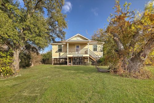104 Macarthur St, Baytown, TX, 77520-1728 | Card Image