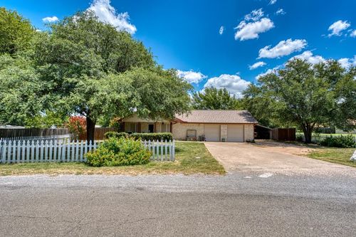 215 E Mountain View Dr, Burnet, TX, 78611-5495 | Card Image