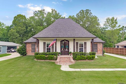 8823 Round Oak Dr, Baton Rouge, LA, 70817-6512 | Card Image