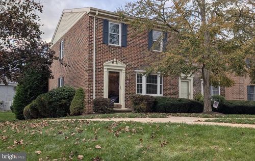 401-401 Chambers Rdg, YORK, PA, 17402-8819 | Card Image