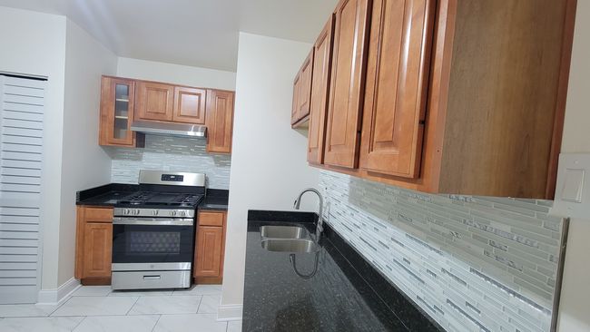 APT-301 - 930 W Belmont Ave, Condo with 2 bedrooms, 1 bathrooms and null parking in Chicago IL | Image 6