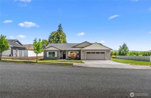 35 Starlight Ave, Wenatchee, WA, 98801-6053 | Card Image