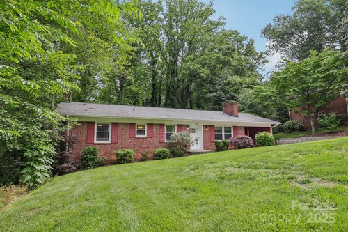 132 30th Ave Nw, Hickory, NC, 28601-1143 | Card Image