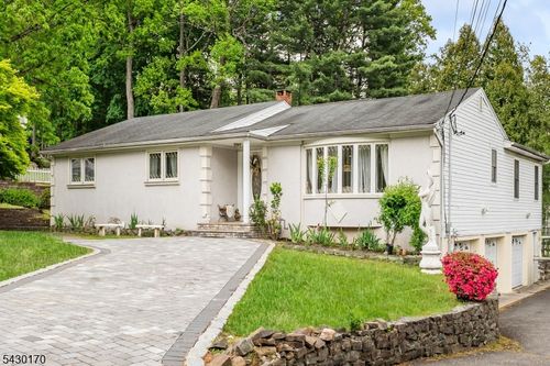 210 Alps Rd, Wayne, NJ, 07470-6027 | Card Image