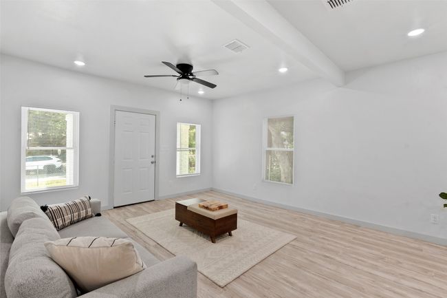 4166 Gladewater Rd, House other with 3 bedrooms, 2 bathrooms and null parking in Dallas TX | Image 5