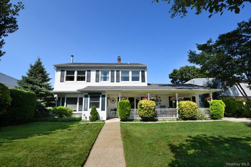 15 Hilltop Road, Hempstead, NY, 11756 | Card Image