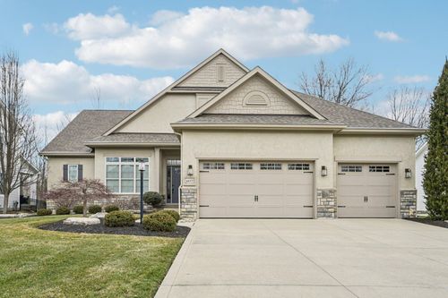 6677 Via Florenza Dr, Galena, OH, 43021-7505 | Card Image