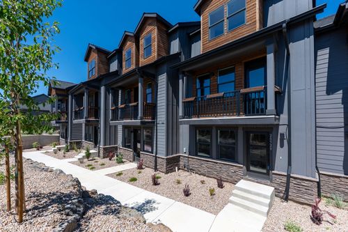 20520 Ne Empire Avenue, Bend, OR, 97701 | Card Image