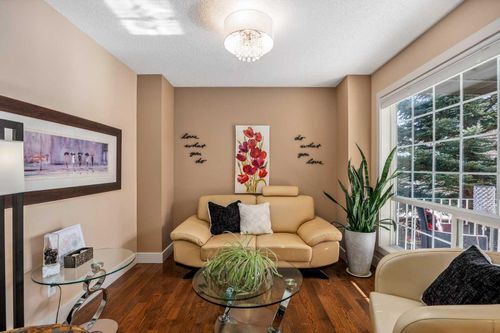 15 Valley Brook Cir Nw, Calgary, AB, T3B5S4 | Card Image
